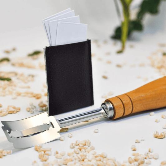 Brödkniv i rostfritt stål – tandad brödkniv med trähandtag och utbytbara blad