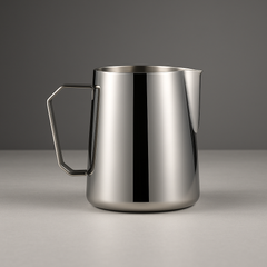 Mjölkkanna 450 ml i Rostfritt Stål – Nordisk Stil Mjölkskumningskanna för Espresso, Latte & Cappuccino