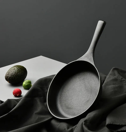 Gjutjärn Stekpanna – Svart Ø19 cm med Handtag | Hög Värmehållning för Alla Hällar & Ugn