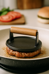 Gjutjärns Köttpress med Trähandtag – Robust Grillverktyg i Klassisk Design