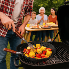 Grillpanna med Hål – Non-stick Stekpanna för Grill & BBQ – Hållbart Handtag – Ø30 cm