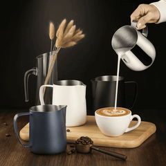 Mjölkkanna 450 ml i Rostfritt Stål – Nordisk Stil Mjölkskumningskanna för Espresso, Latte & Cappuccino