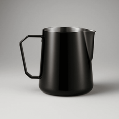 Mjölkkanna 450 ml i Rostfritt Stål – Nordisk Stil Mjölkskumningskanna för Espresso, Latte & Cappuccino