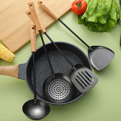 Set med 4 trä köksredskap – slitstarka & hållbara Stekspade, soppslev & hålslev Perfekt redskapsset för matlagning