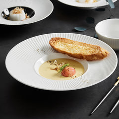 Stor djup tallrik i porslin 30 cm – Nordisk stil – Vit slät design – Sopptallrik / Pastatallrik / Servering