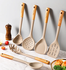 Silikon Kökredskapset med Trähandtag – 7 Delar med Värmetåliga Redskap & Ställ