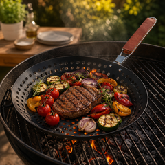 Grillpanna med Hål – Non-stick Stekpanna för Grill & BBQ – Hållbart Handtag – Ø30 cm
