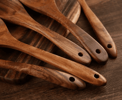 Trä köksredskap set i hållbart akaciaträ – miljövänligt & stilrent för matlagning